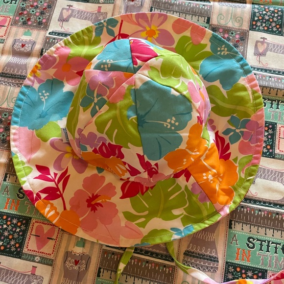 I Play Bucket hat with tie strings, bought never worn. Newborn through 6 Months - Picture 1 of 2